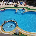 Hotel de apartamente Golden Moon 2*