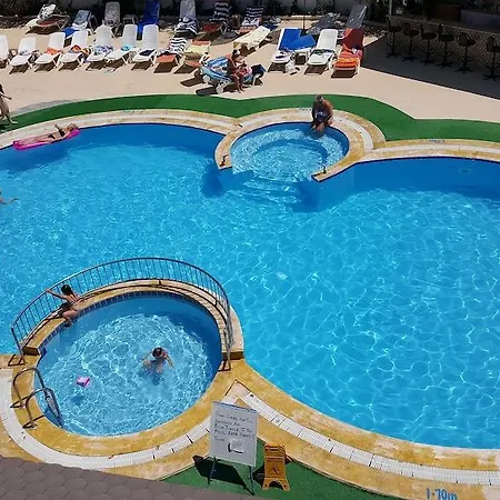 Aparthotel Golden Moon 2*