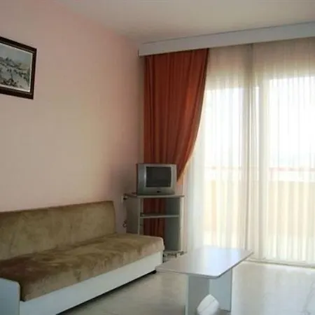 아파트호텔 Golden Moon 쿠사다시