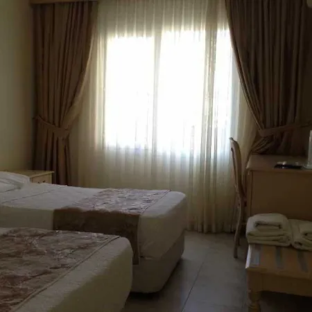 아파트호텔 Golden Moon 쿠사다시