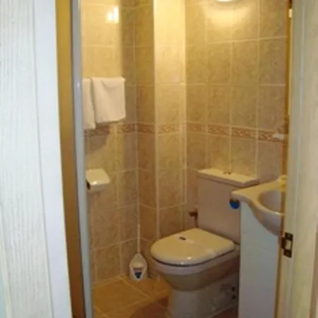 Golden Moon 아파트호텔 쿠사다시